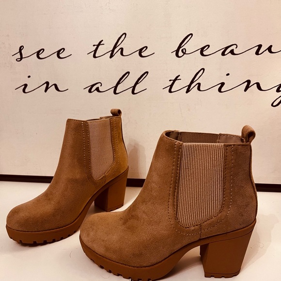 Brand new never worn Soda tan suede Booties - Picture 6 of 11